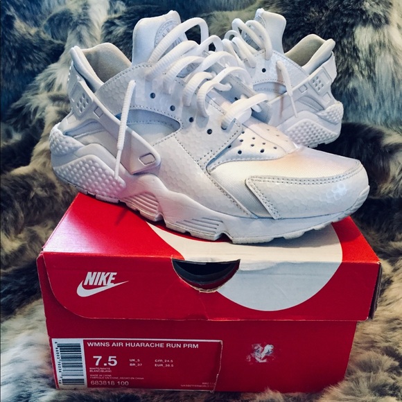 white huaraches womens outfit